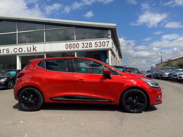 Renault Clio 1.2 TCE Signature Nav 5dr Hatchback Petrol Red