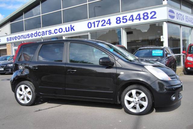 Nissan Note 1.6 Tekna 5dr Auto MPV Petrol Black