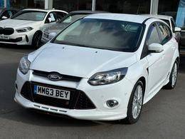 Ford Focus 1.6 182 EcoBoost Zetec S 5dr Hatchback Petrol White