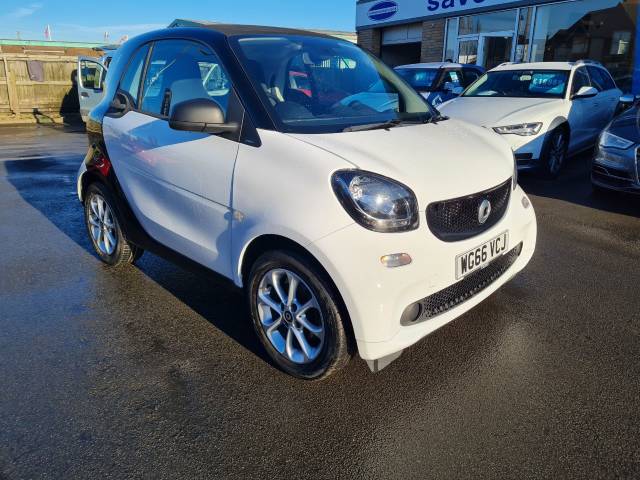 Smart Fortwo Coupe 1.0 Passion 2dr Coupe Petrol White