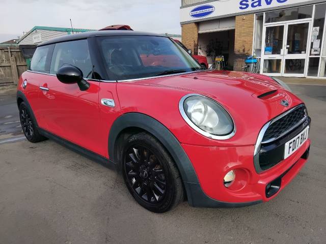 Mini Hatchback 2.0 Cooper S 3dr Hatchback Petrol Chilli Red Solid Paint