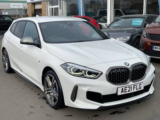 BMW 1 Series 2.0 M135i xDrive 5dr Step Auto Hatchback Petrol White