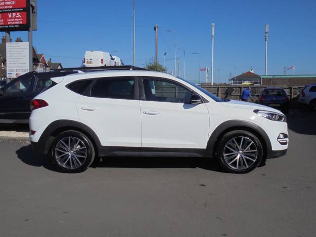 Hyundai Tucson 1.7 CRDi Blue Drive Go SE 5dr 2WD DCT Estate Diesel White