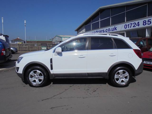 Vauxhall Antara 2.2 CDTi Diamond 5dr [2WD] [Start Stop] Hatchback Diesel White