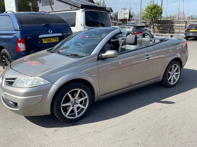2009 Renault Megane 1.9 dCi Dynamique S 2dr Non FAP