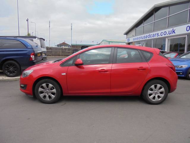 Vauxhall Astra 1.6 CDTi 16V ecoFLEX Design 5dr Hatchback Diesel Red