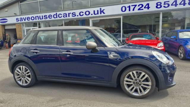 Mini Hatchback 1.5 Cooper Seven 5dr Hatchback Petrol Blue