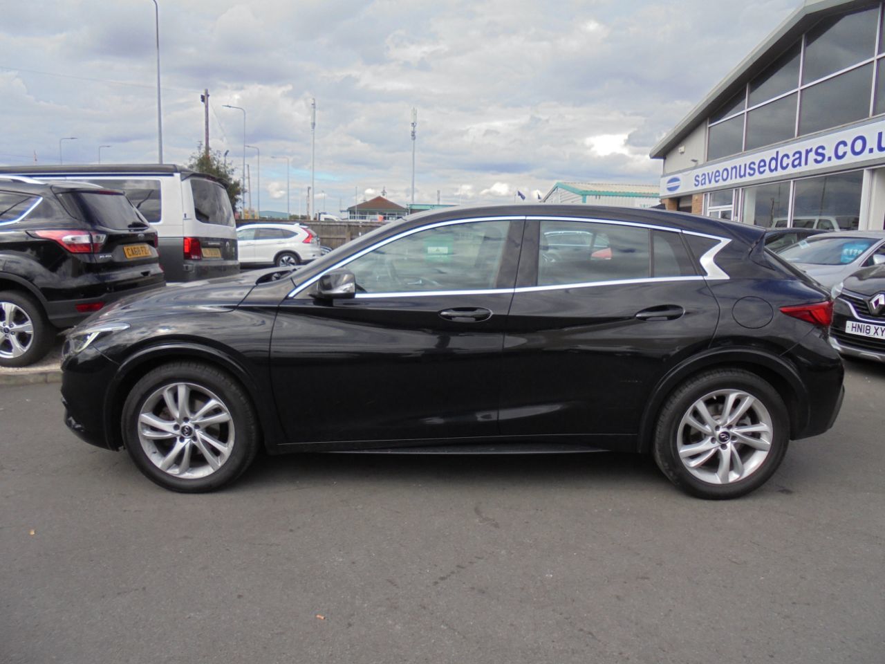 2016 Infiniti Q30