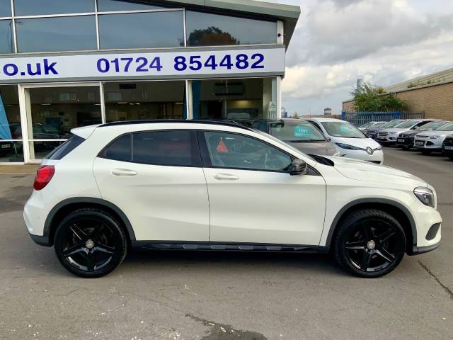 Mercedes-Benz GLA 2.0 GLA 250 4Matic AMG Line 5dr Auto [Premium Plus] Estate Petrol White