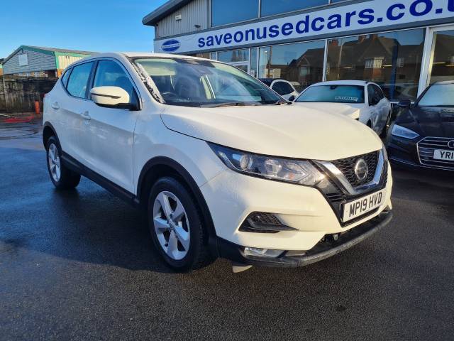 Nissan Qashqai 1.5 dCi 115 Acenta Premium 5dr Hatchback Diesel White