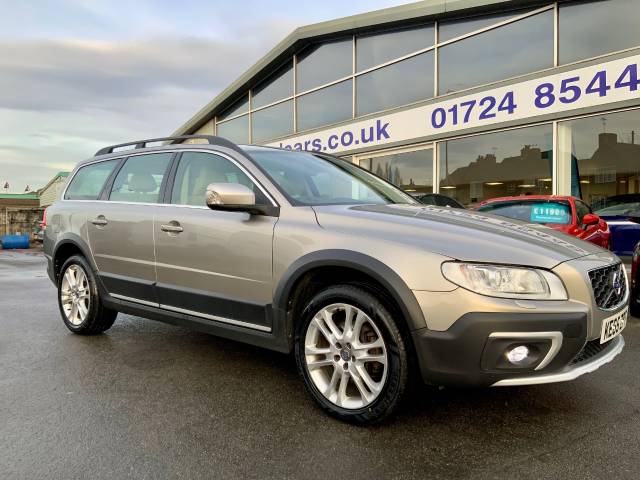 Volvo XC70 2.4 D5 [215] SE Lux 5dr AWD Geartronic Estate Diesel Gold
