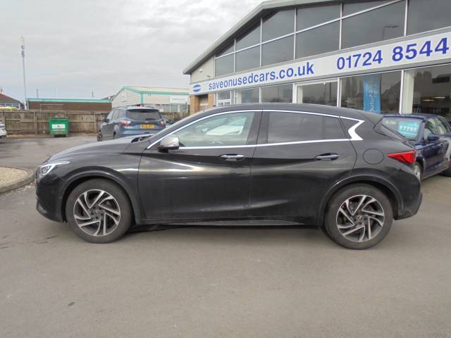 Infiniti Q30 1.5d Premium 5dr Hatchback Diesel Black
