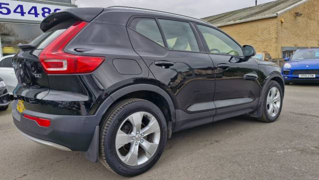 2018 Volvo XC40 2.0 T4 Momentum 5dr AWD Geartronic
