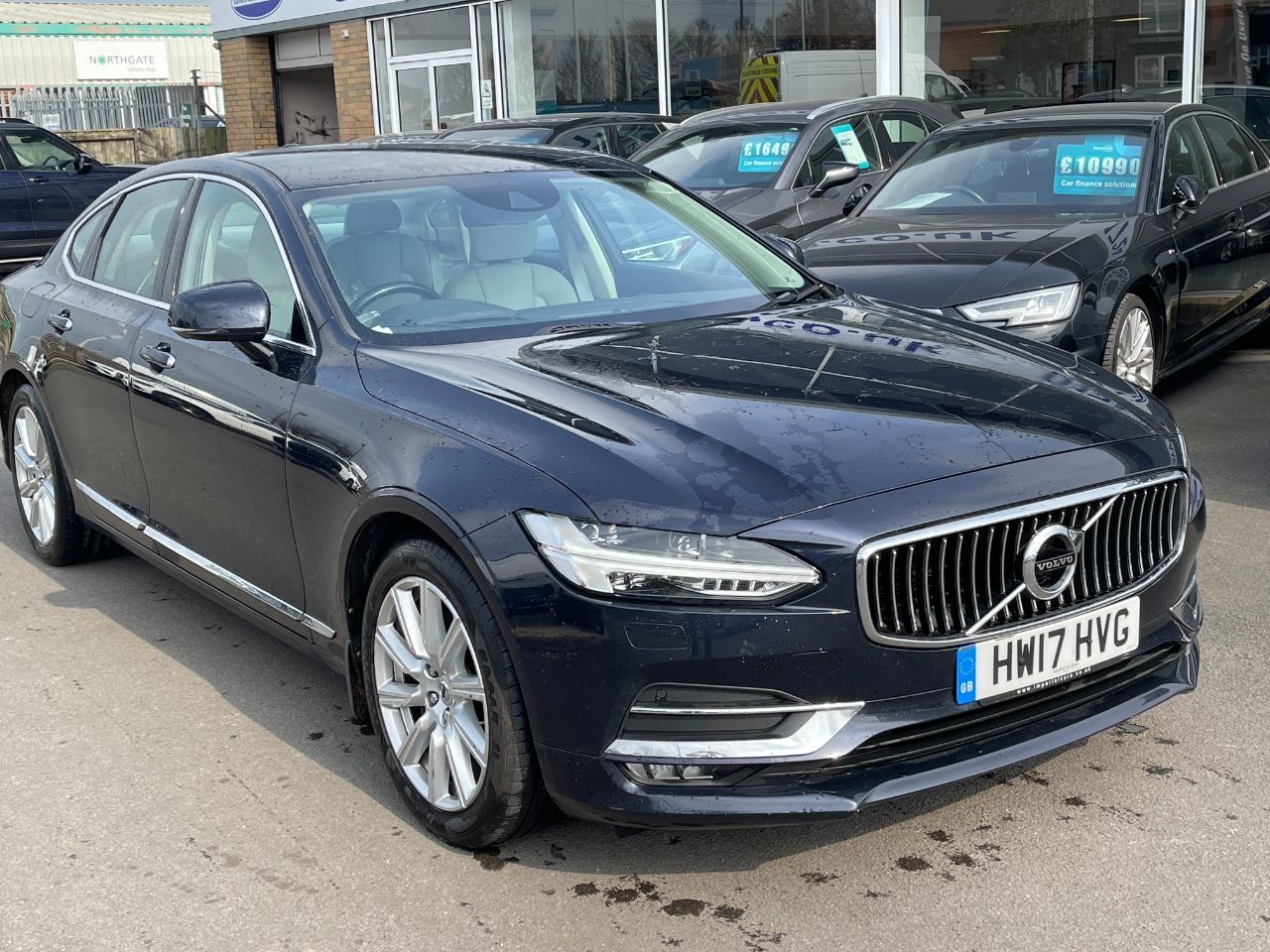 2017 Volvo S90
