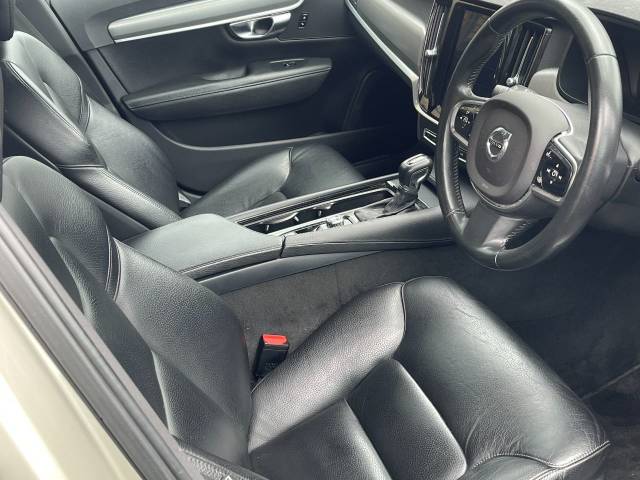2016 Volvo V90 2.0 D4 Momentum 5dr Geartronic