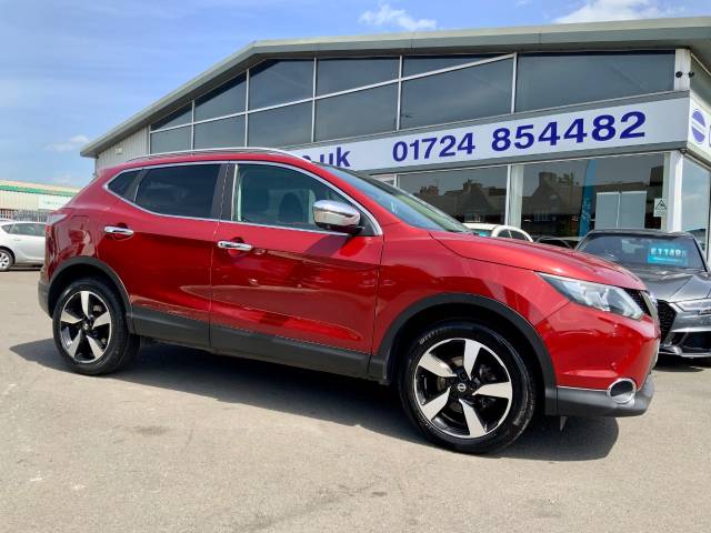 Nissan Qashqai 1.5 dCi N-Connecta 5dr Hatchback Diesel Red