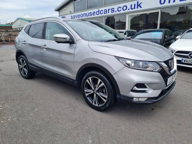 Nissan Qashqai 1.5 dCi N-Connecta 5dr Hatchback Diesel Silver