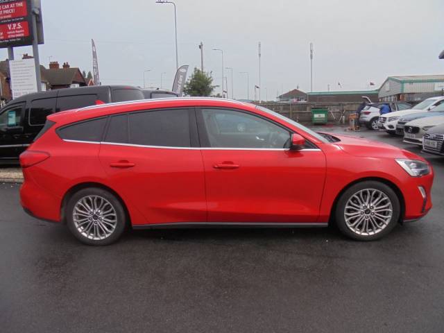 Ford Focus 2.0 EcoBlue Titanium X 5dr Auto Estate Diesel Red