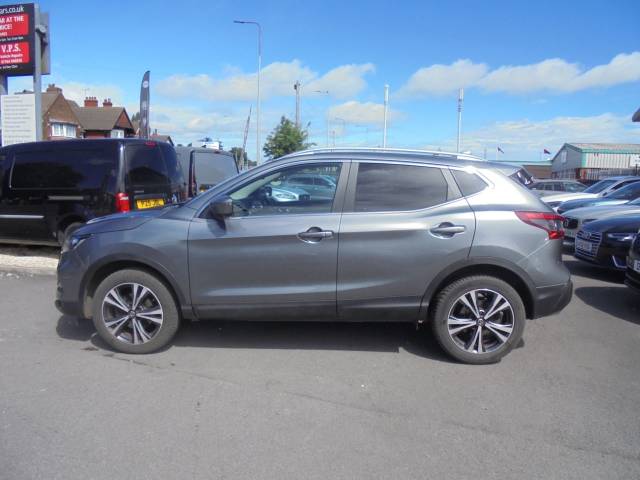 Nissan Qashqai 1.5 dCi N-Connecta 5dr Hatchback Diesel Grey