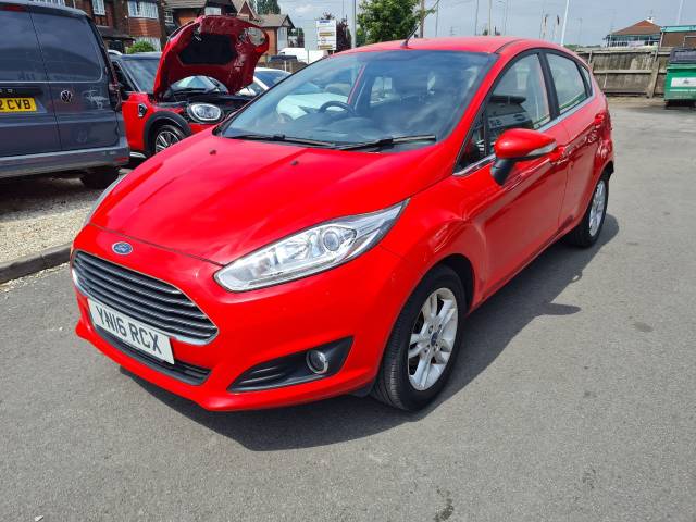 Ford Fiesta 1.25 82 Zetec 5dr Hatchback Petrol Red