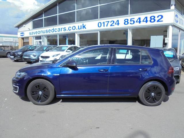 Volkswagen Golf 0.0 99kW e-Golf 35kWh 5dr Auto Hatchback Electric Blue
