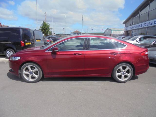 Ford Mondeo 2.0 MONDEO TITANIUM TDCI AUTO Hatchback Diesel Red