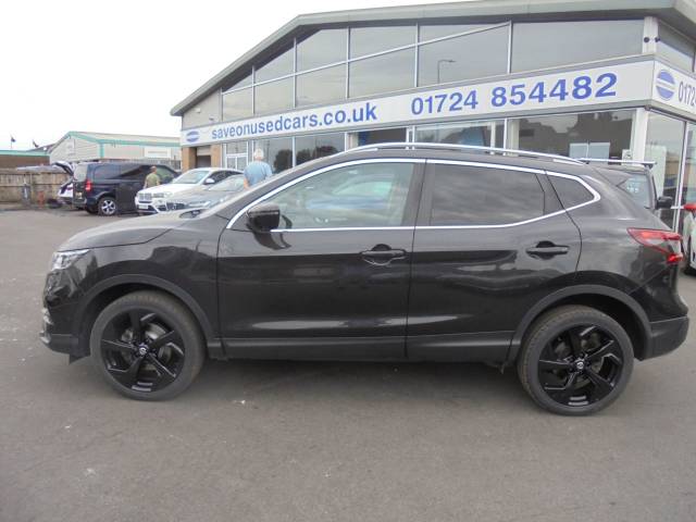 Nissan Qashqai 1.6 dCi Tekna 5dr 4WD Hatchback Diesel Black