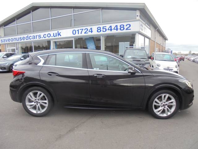 Infiniti Q30 1.5d Premium 5dr DCT Hatchback Diesel Black
