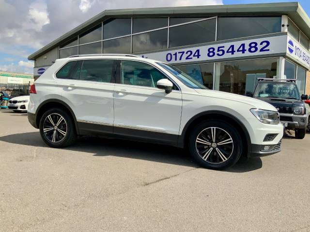 Volkswagen Tiguan 2.0 TDi 150 4Motion SE 5dr Estate Diesel White