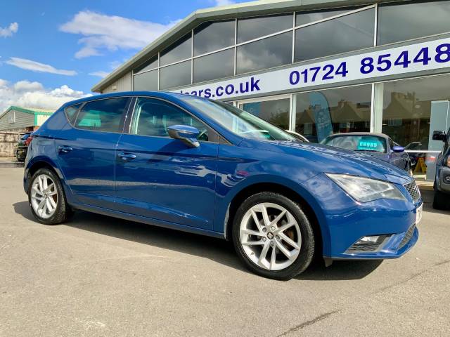 SEAT Leon 1.6 TDI 110 SE Dynamic Technology 5dr Hatchback Diesel Blue