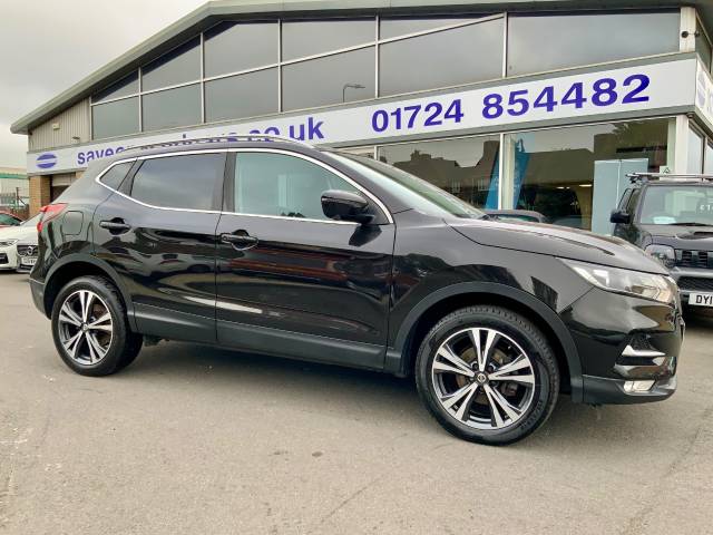 Nissan Qashqai 1.5 dCi N-Connecta 5dr Hatchback Diesel Black