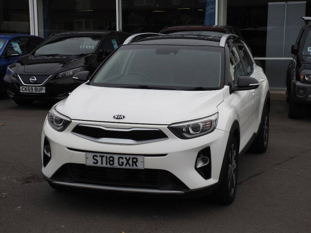 Kia Stonic 1.6 CRDi First Edition 5dr Hatchback Diesel White